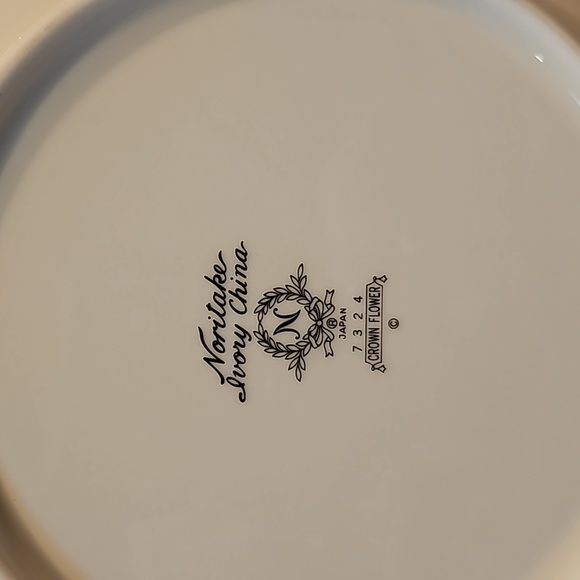 New Noritake Crown Flower 7324 Round Vegetable Bowl Ivory China - Picture 7 of 9